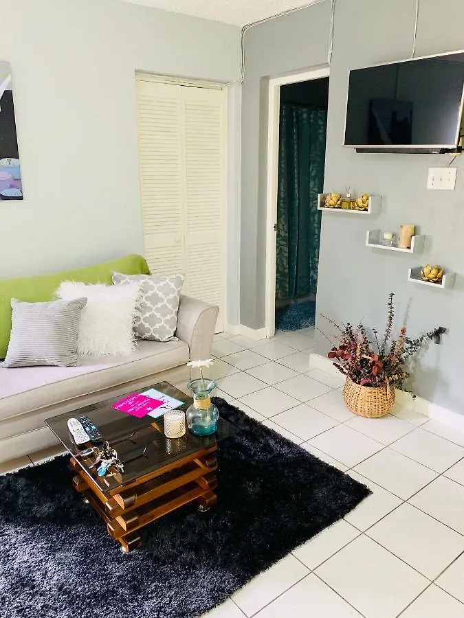 Studio 13 Apartment Kingston
