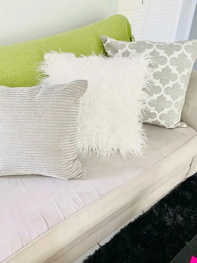 Studio 13 Apartment Kingston